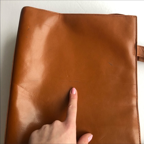 Vintage BCBG brown leather tote - Picture 5 of 10